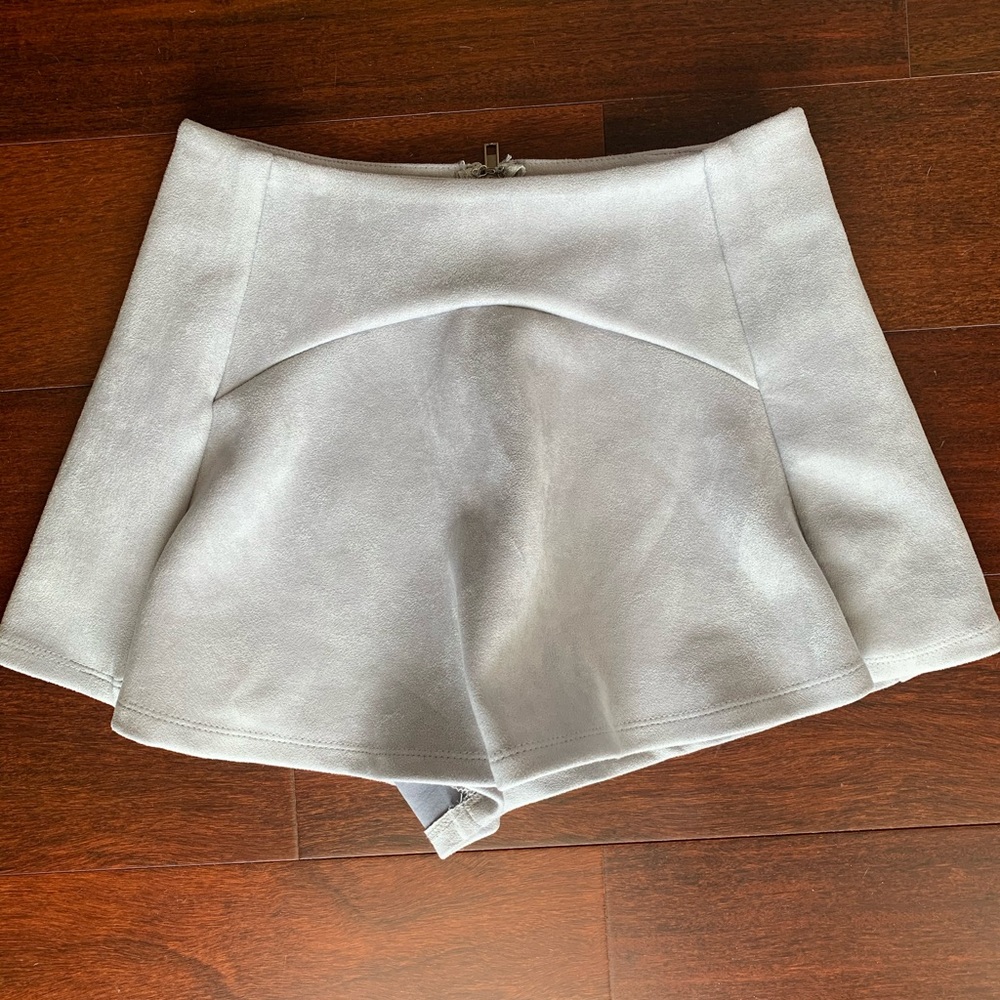SEEK THE LABEL Grey Suede Skort XS